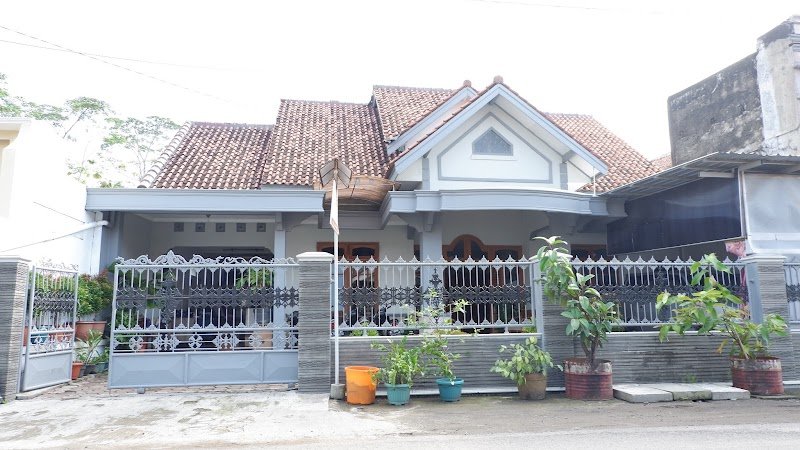Penjahit Ady Collection: Solusi Jahitan Cepat & Berkualitas di Cilacap